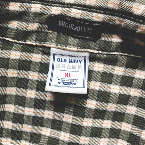 Old Navy men's regular fit button down plaid shirt - Picture 2 of 4